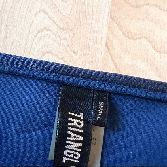 TRIANGL Two Piece Floral Tropical Navy Bikini Size Small - Picture 8 of 12